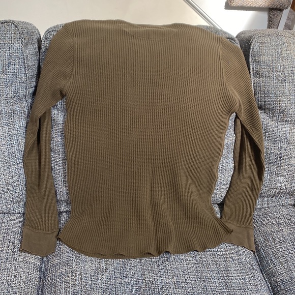 Gap Crewneck Waffle Knit Thermal Athletic Fit Shirt, Size L - Picture 4 of 7